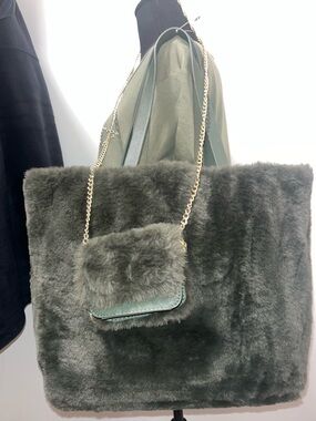 NWT Aspen Faux Fur Tote w/ matching mini crossbody!